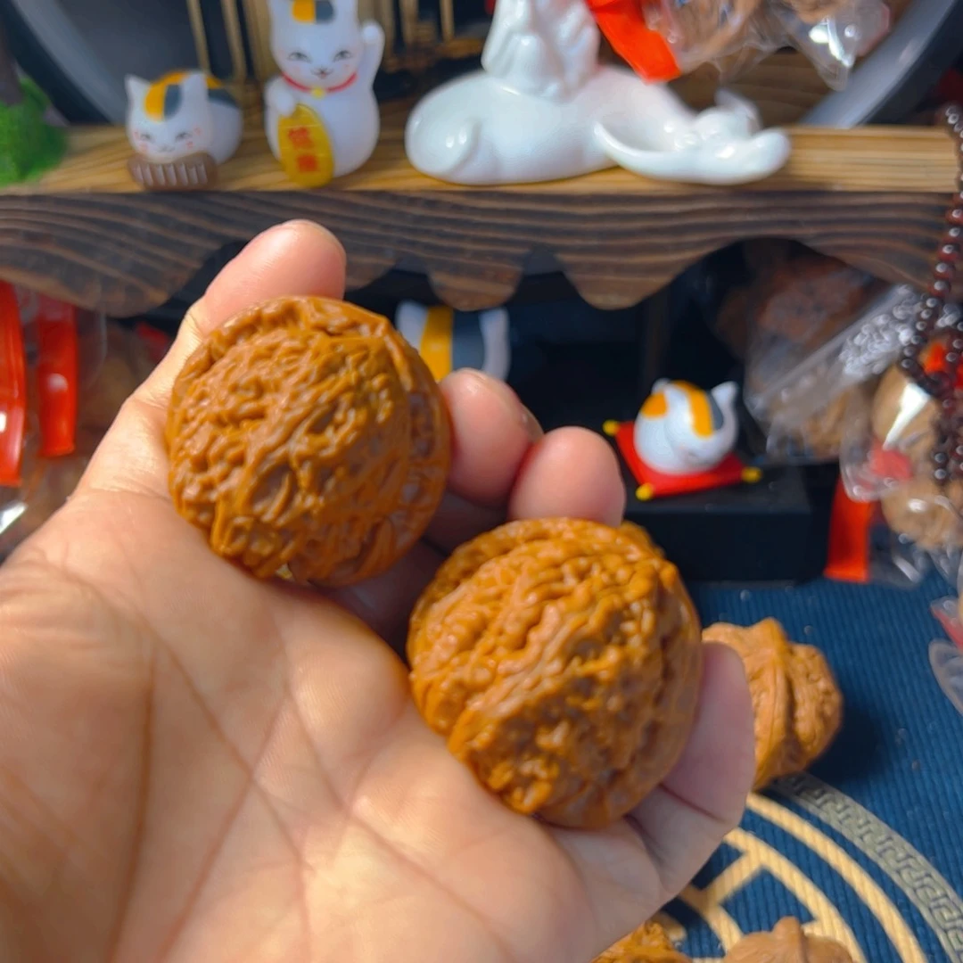 文玩核桃把件三角白40