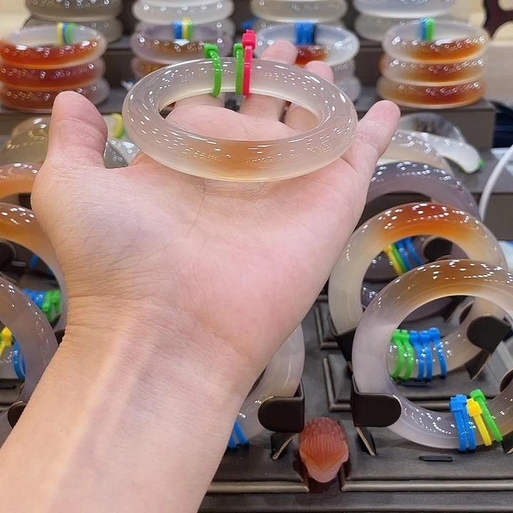 玛瑙/玉髓未镶嵌手镯