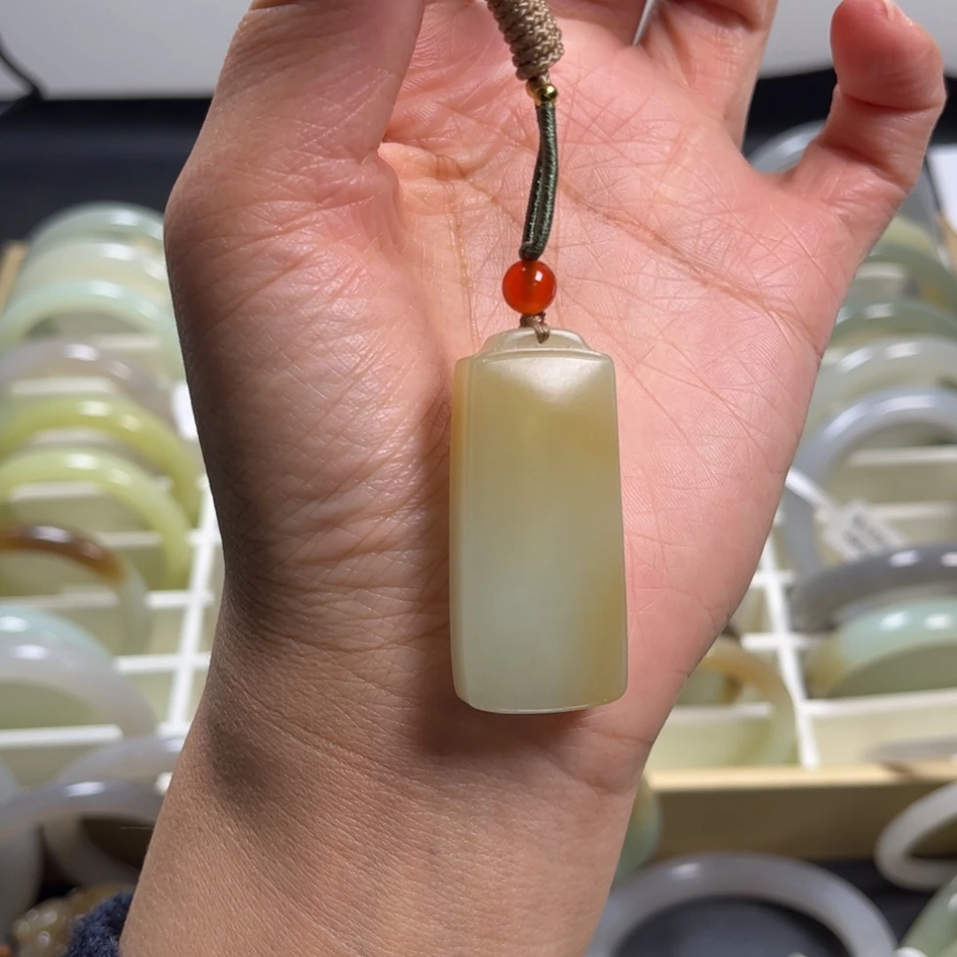 森****和田玉未镶嵌吊坠(赠链)