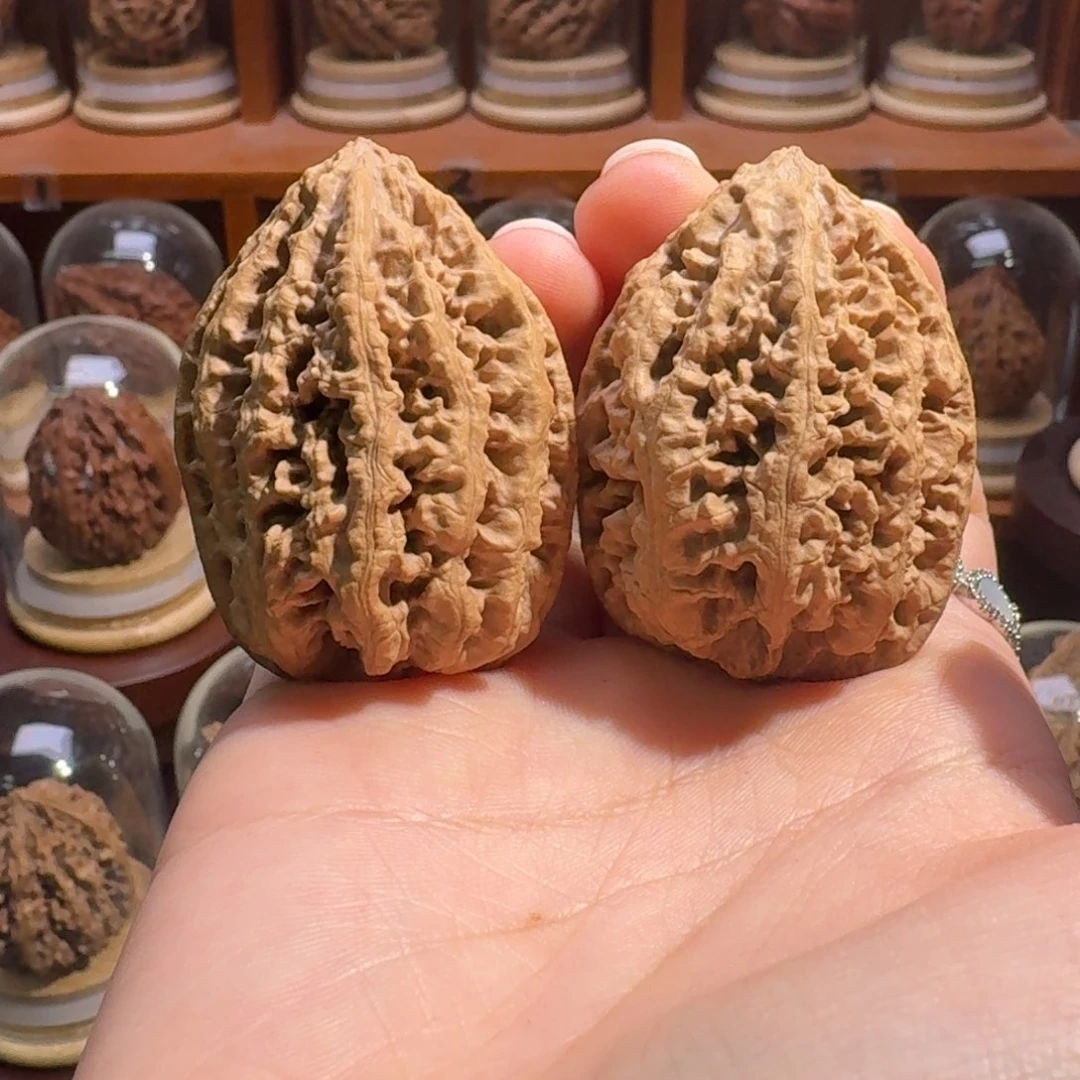 把件文玩核桃雨花石