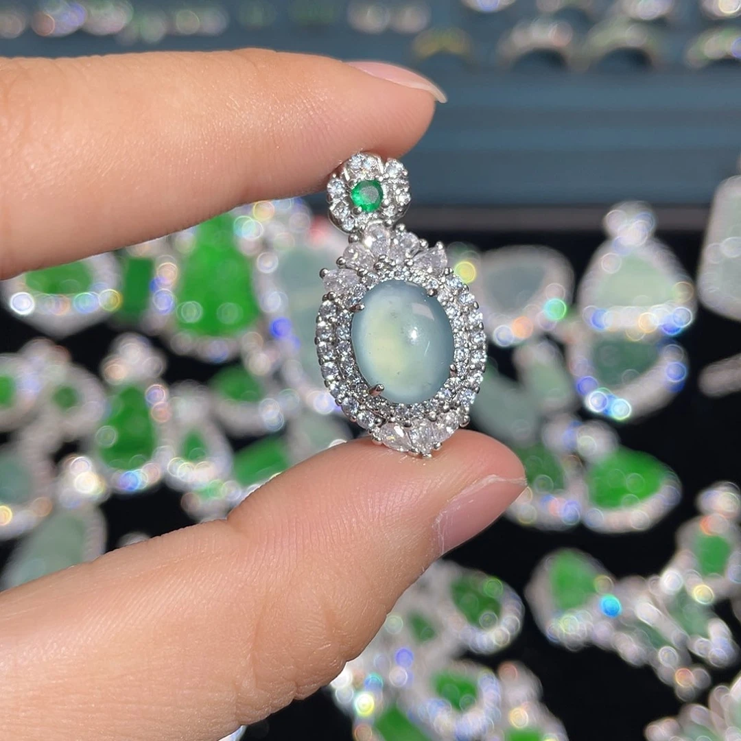 颈饰未镶嵌翡翠吊坠