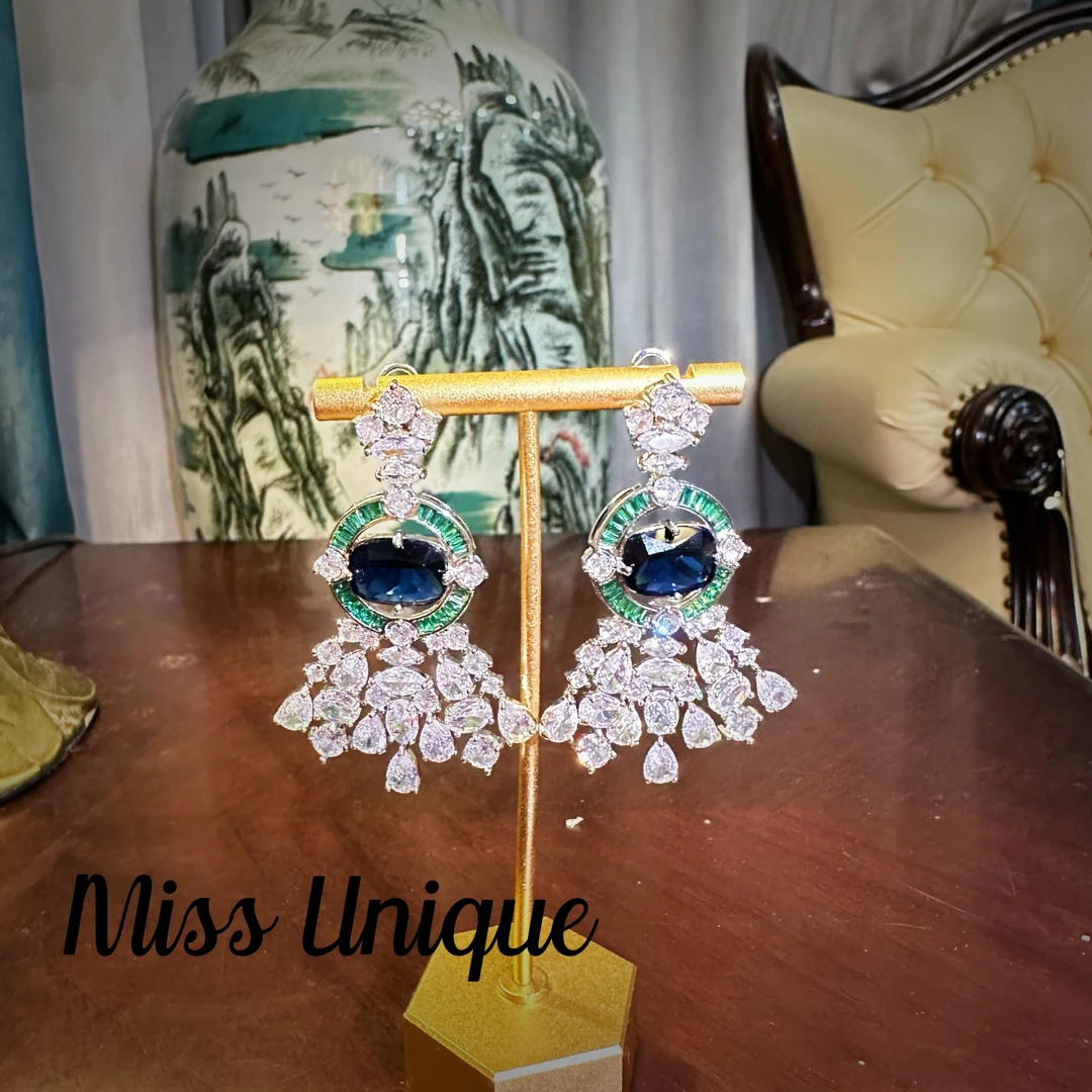 B1402光影蓝色方糖耳环