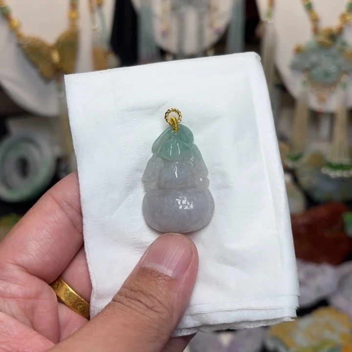 翡翠未镶嵌颈饰吊坠
