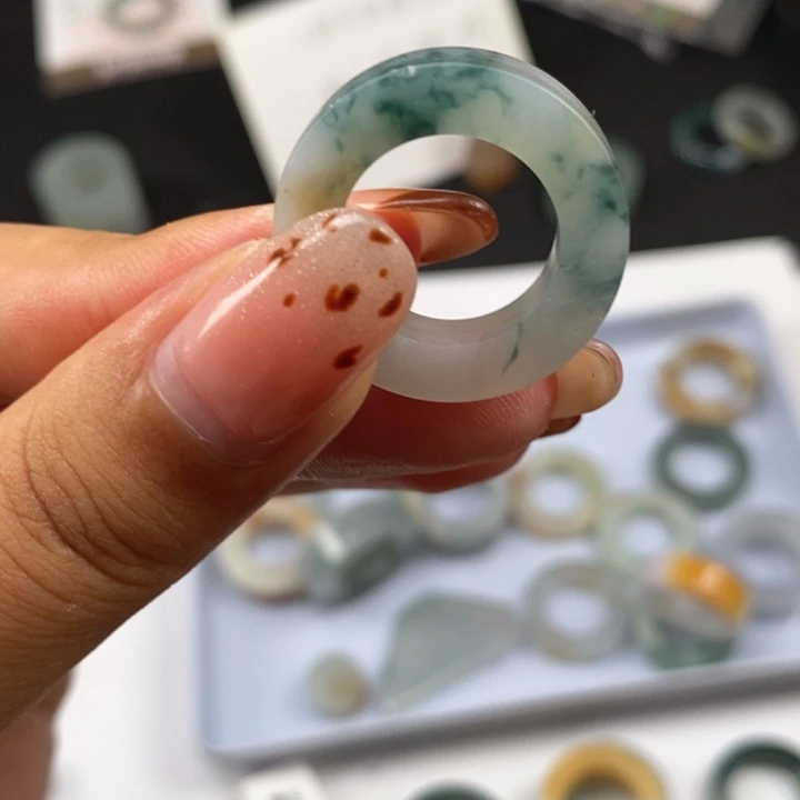 翡翠未镶嵌戒指016