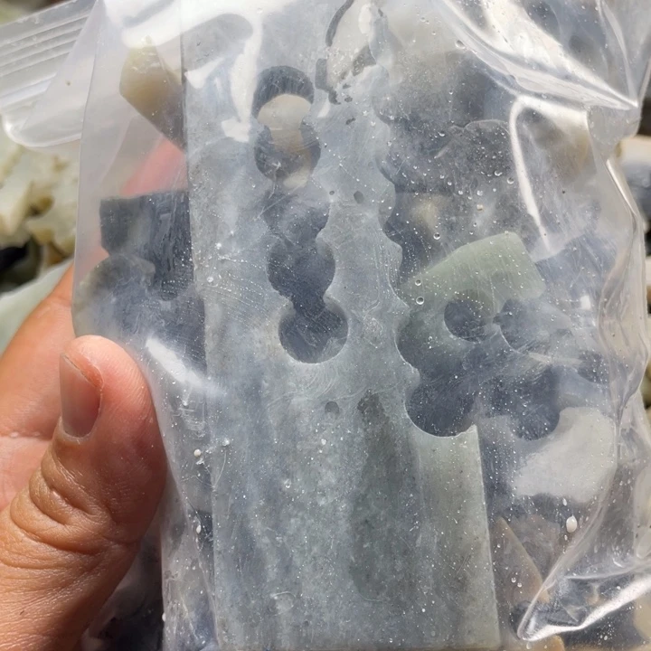 逛***逛和田玉未镶嵌珠宝奇石
