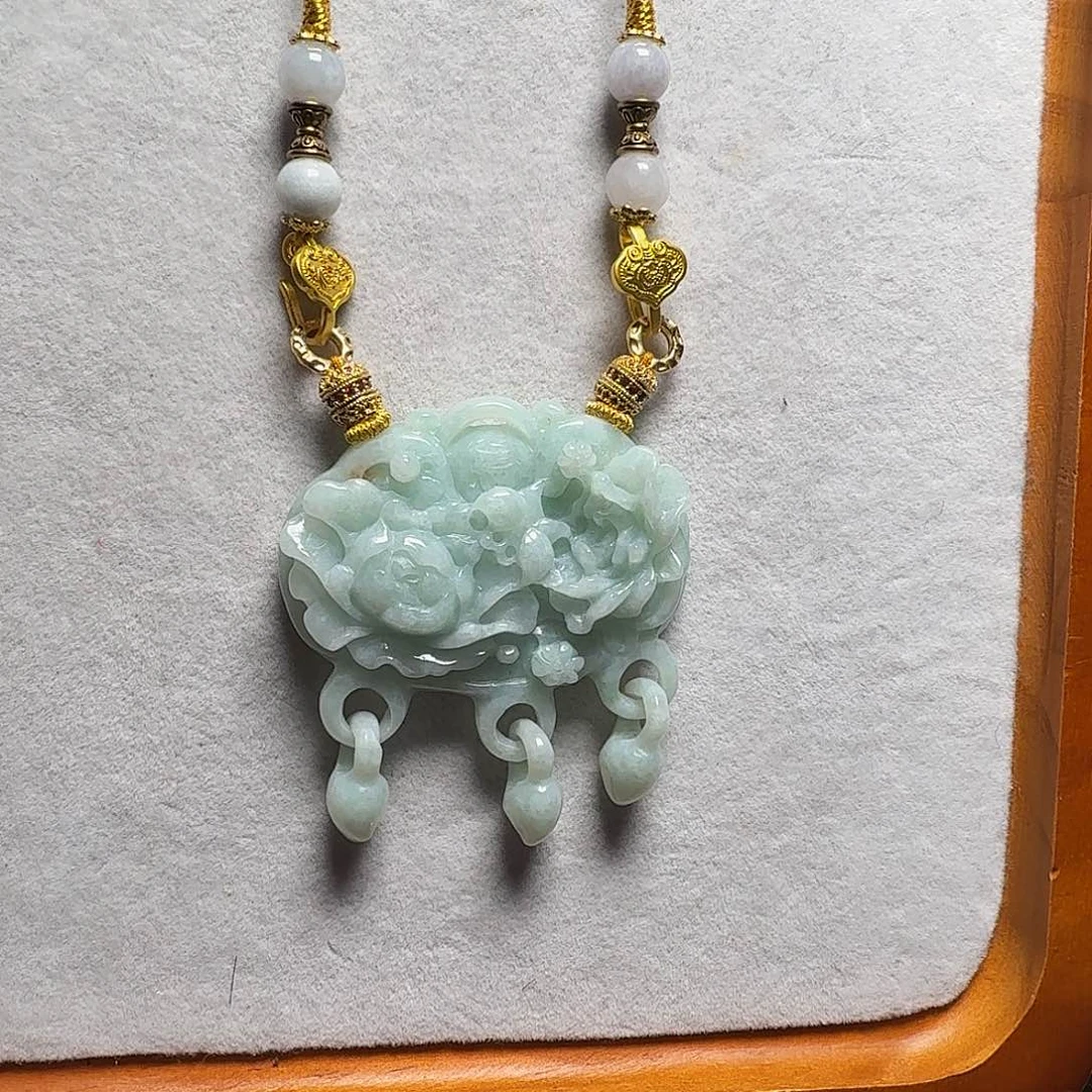 吊坠(赠链)未镶嵌翡翠