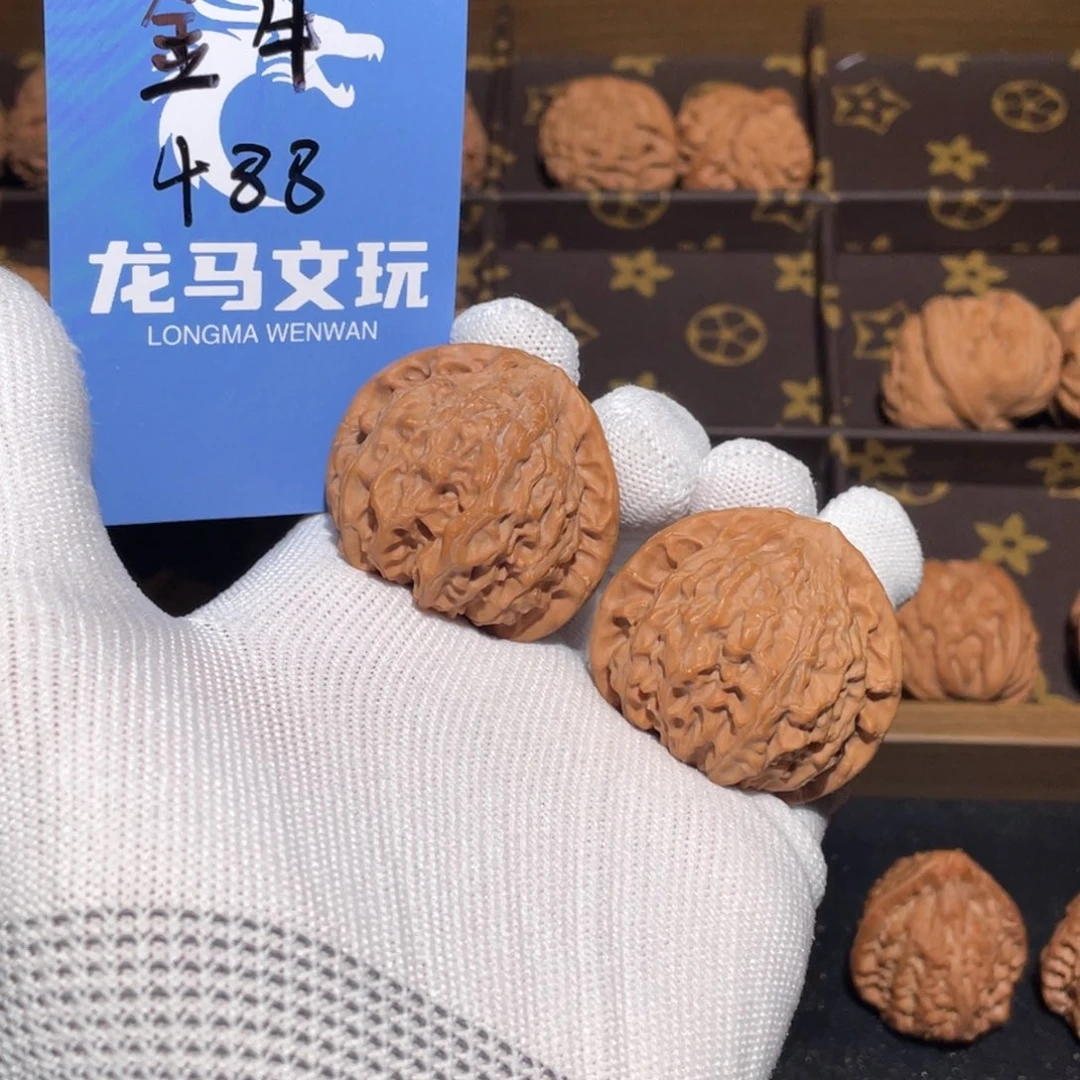 桃核吊坠金牛 编号A108