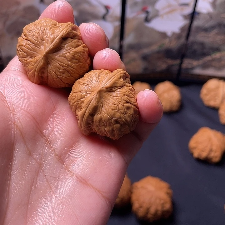嘿***哈核桃32乾隆磨。