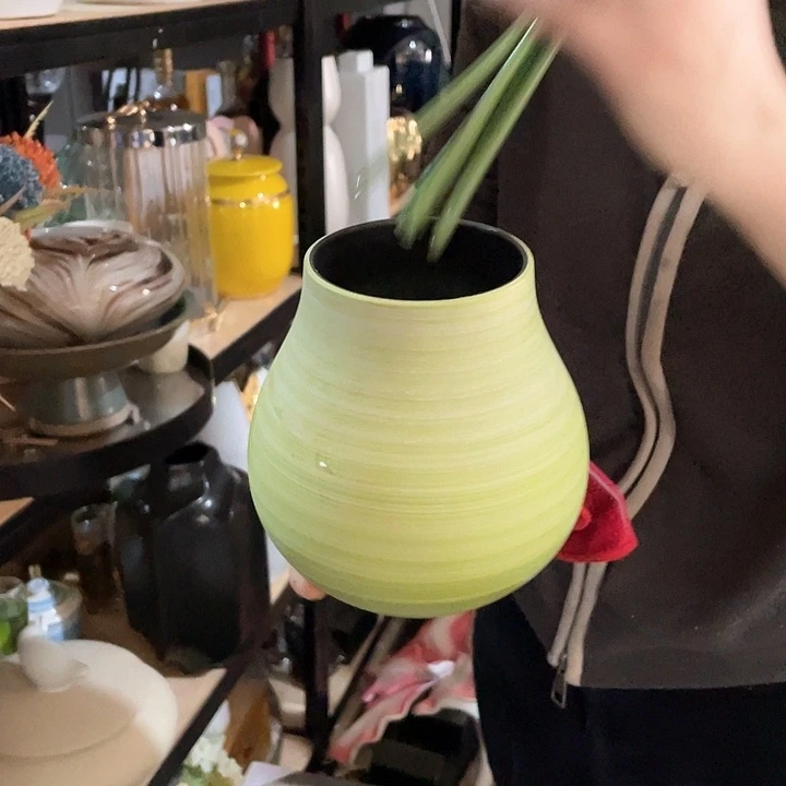 陶瓷花瓶，仿真绿植。