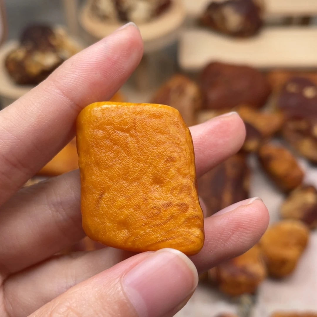 琥珀未镶嵌珠宝奇石