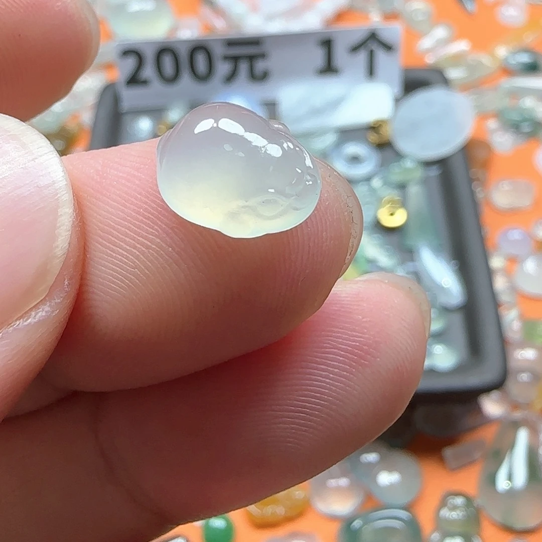 定制翡翠未镶嵌翡翠