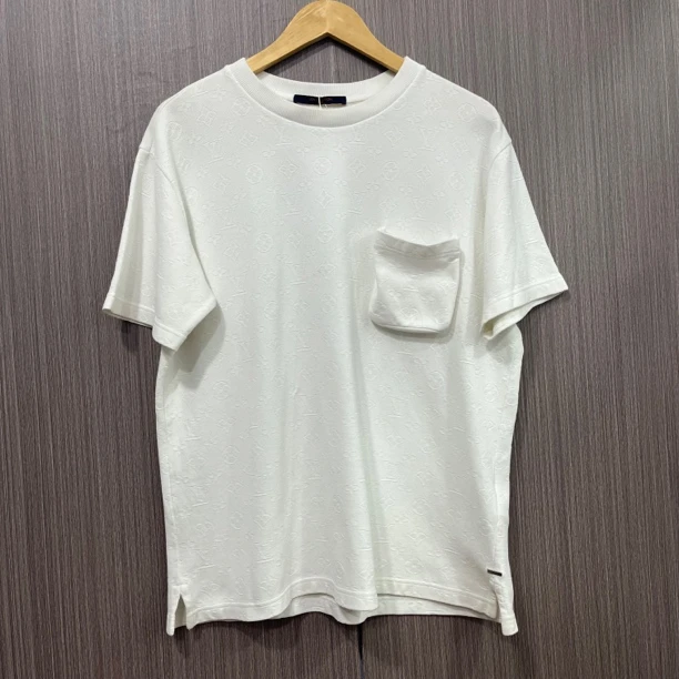99新 LouisVuitton/路易威登 口袋满印短袖 尺码：M