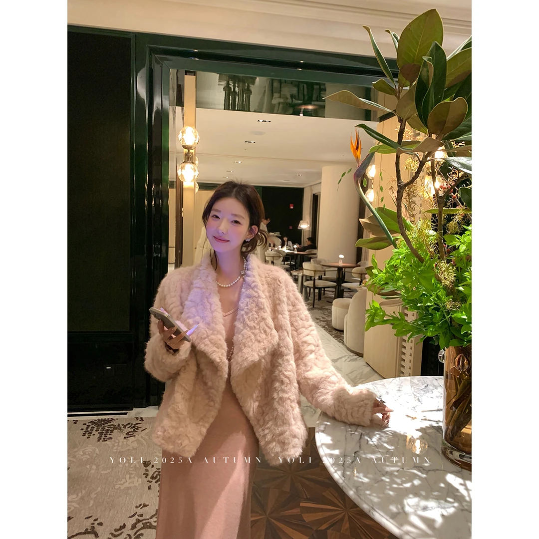 YOLI 张宥利 "初雪降临"粉色外套女冬季气质百搭皮毛一体保暖上衣
