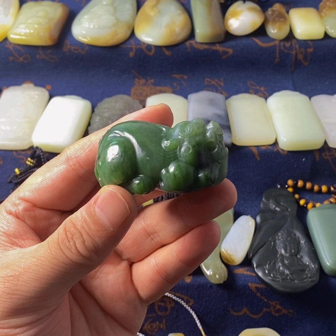 和田玉未镶嵌挂件