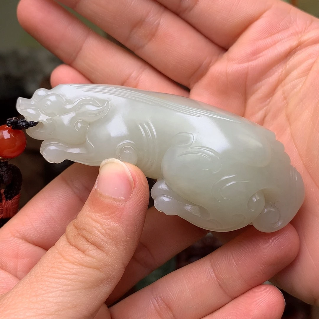 和田玉未镶嵌把件