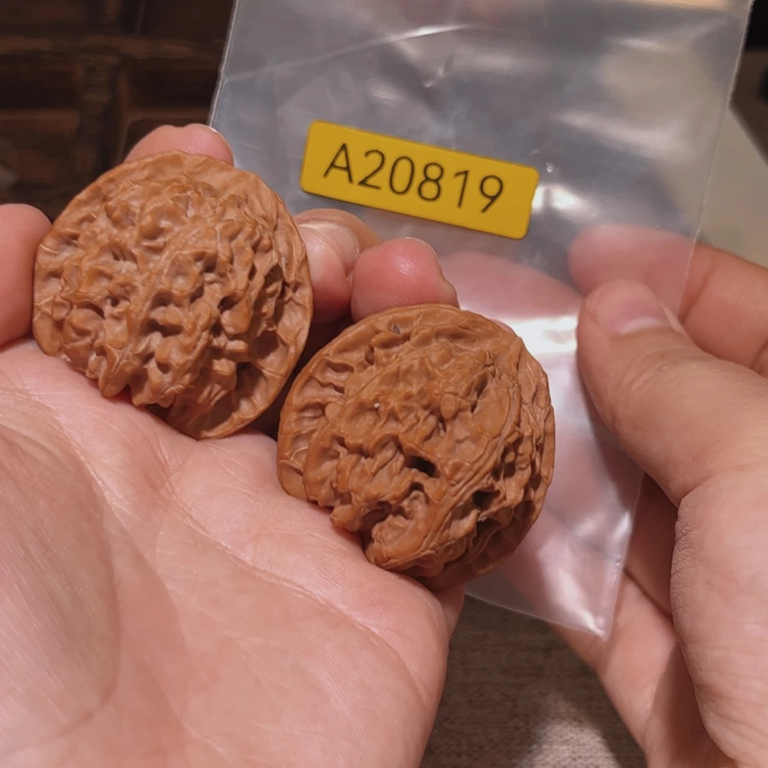 文玩核桃吊坠苹果