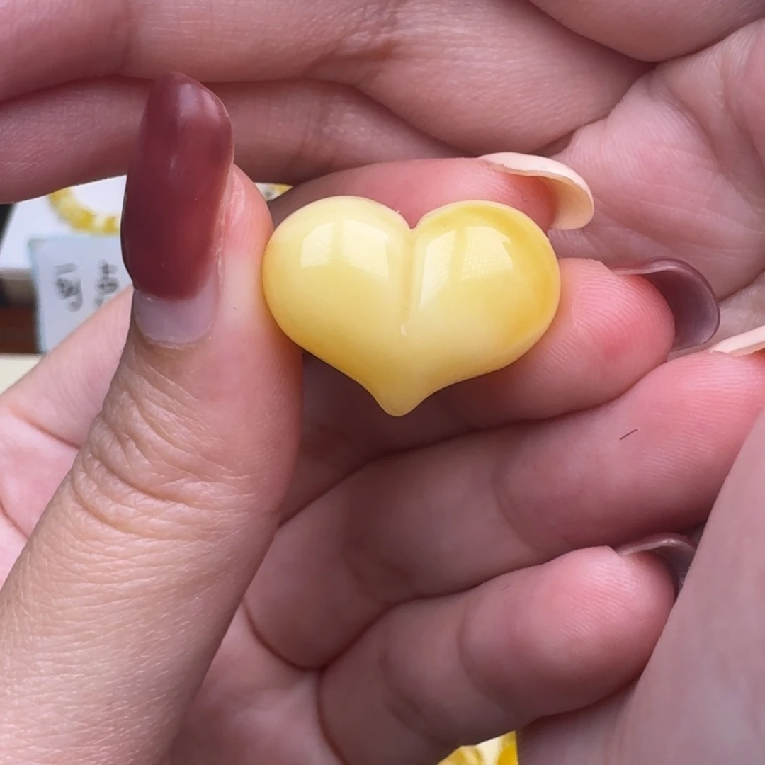 琥珀未镶嵌裸石15号