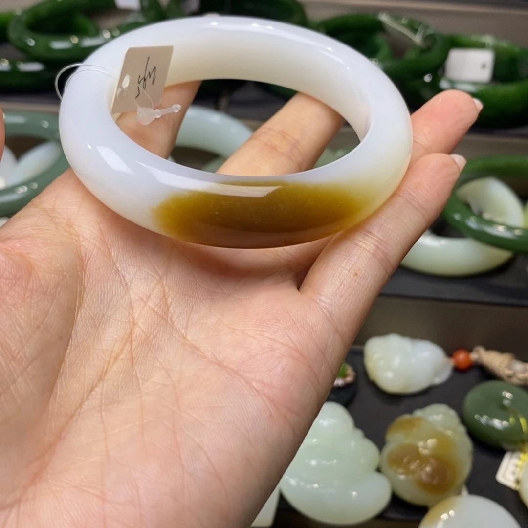 未镶嵌手镯和田玉（糖玉）
