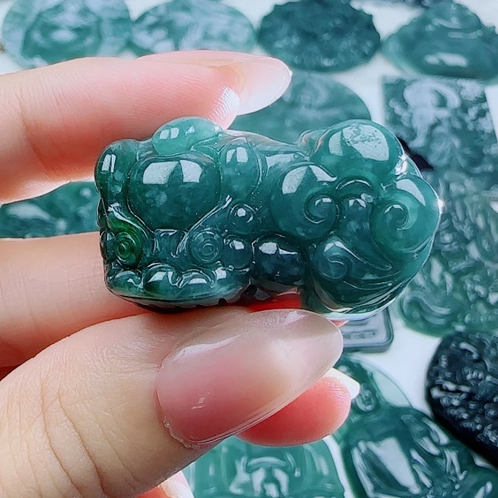 翡翠未镶嵌颈饰多样性发货天然的A货翡翠