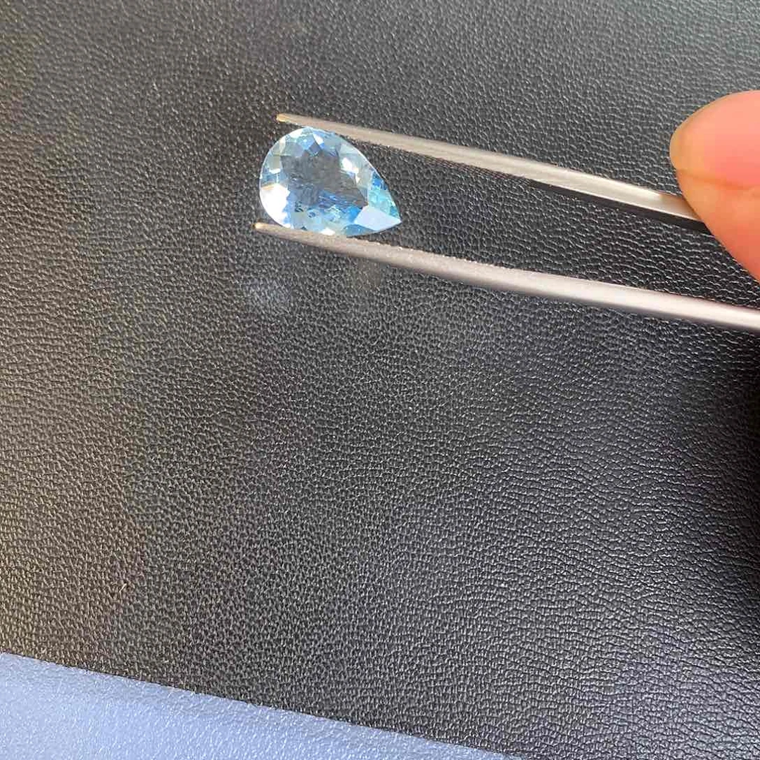 海蓝宝石笔搁未镶嵌1.8卡 圣玛利亚