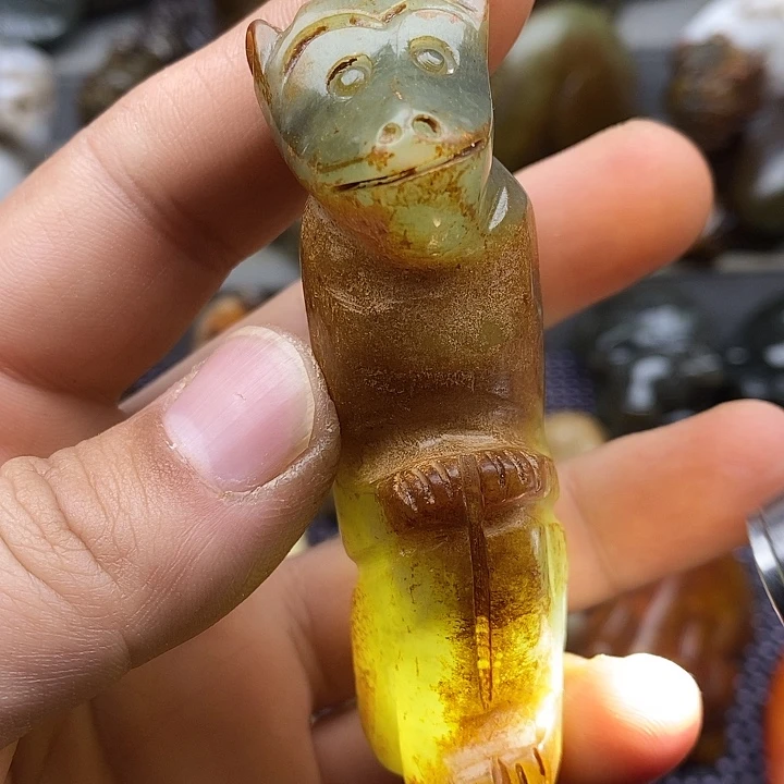 未镶嵌蛇纹石玉颈饰