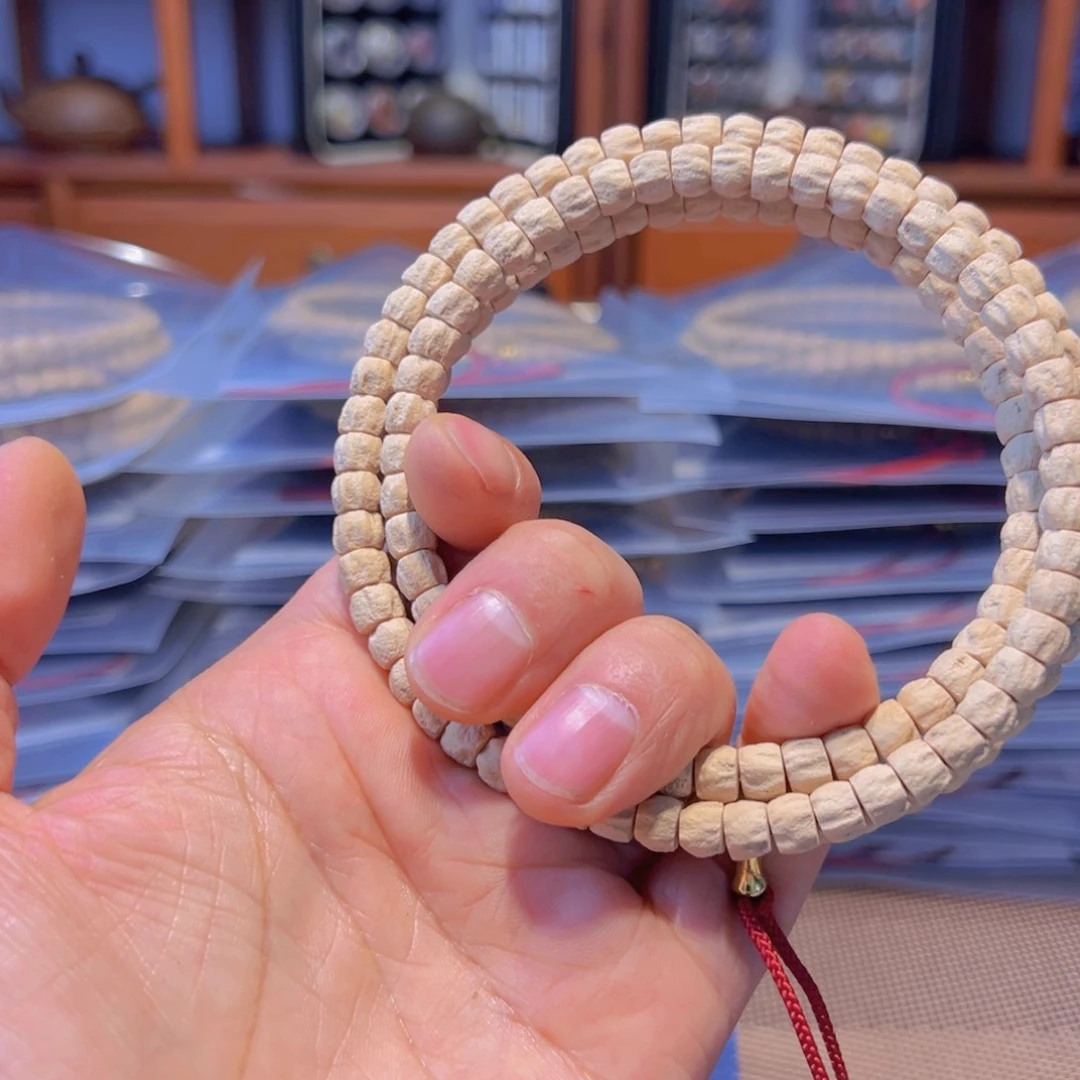 柏香籽/百香籽吊坠路****?