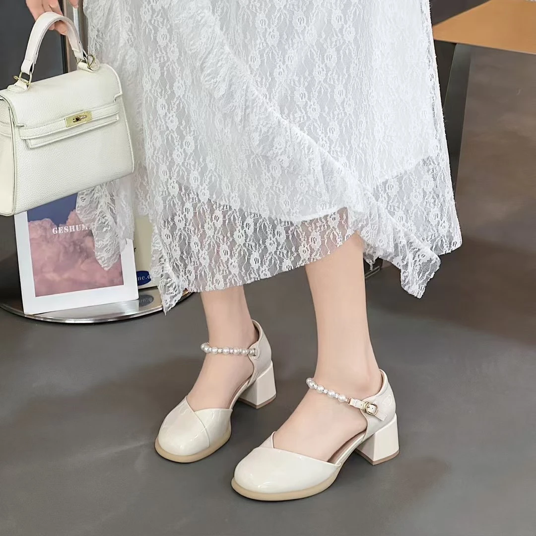 2025夏季新款一字带粗跟中空凉鞋玛丽珍鞋珍珠高跟鞋女款