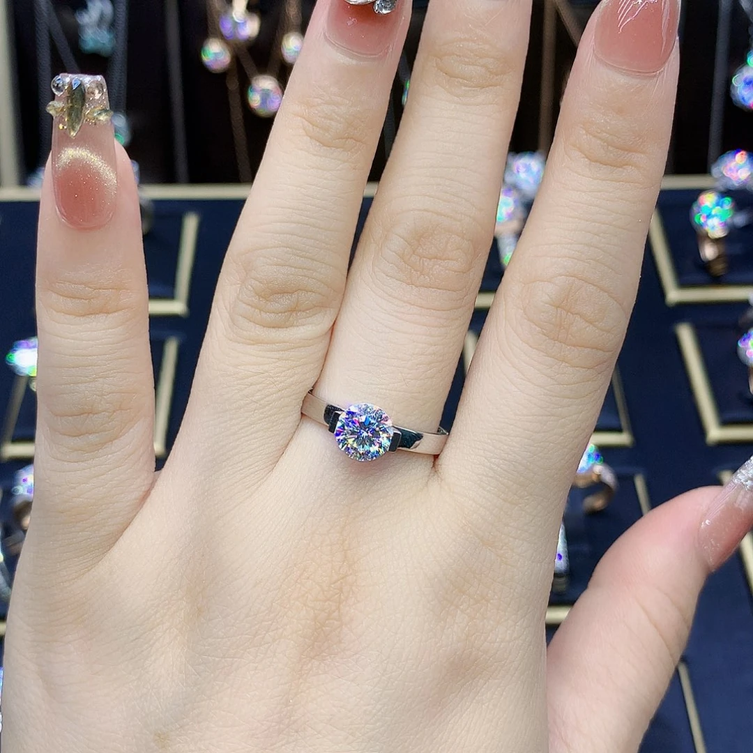 戒指/指环18K金镶嵌合成碳硅石（莫桑石）明***好