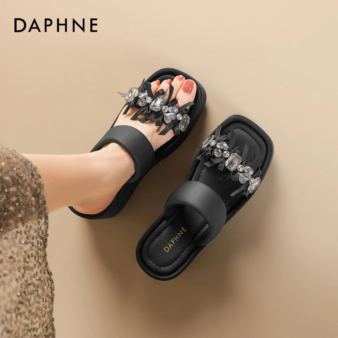 达芙妮爆款厚底一字拖鞋女2025夏季新款外穿百搭仙女风沙滩凉拖鞋