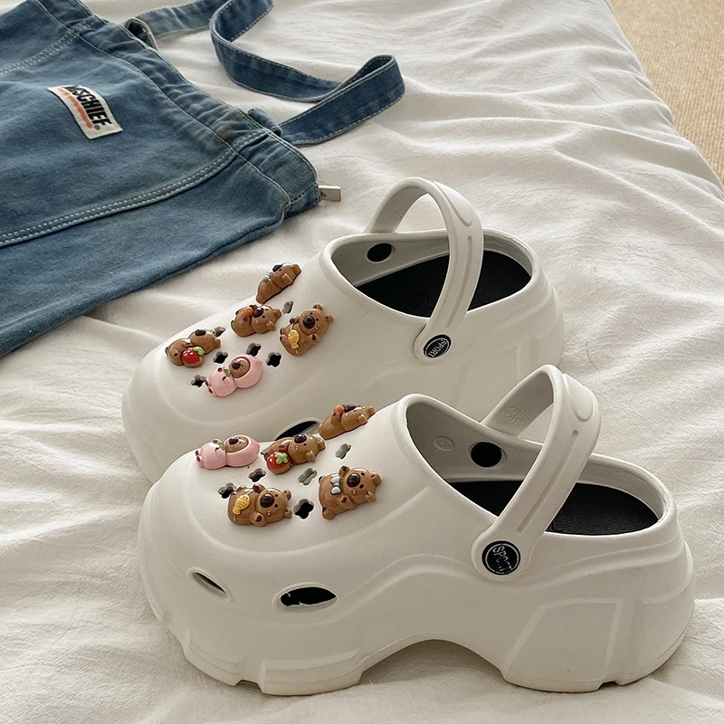 2025新款可爱卡皮巴拉包头洞洞鞋女士夏季外穿松糕厚底沙滩凉鞋