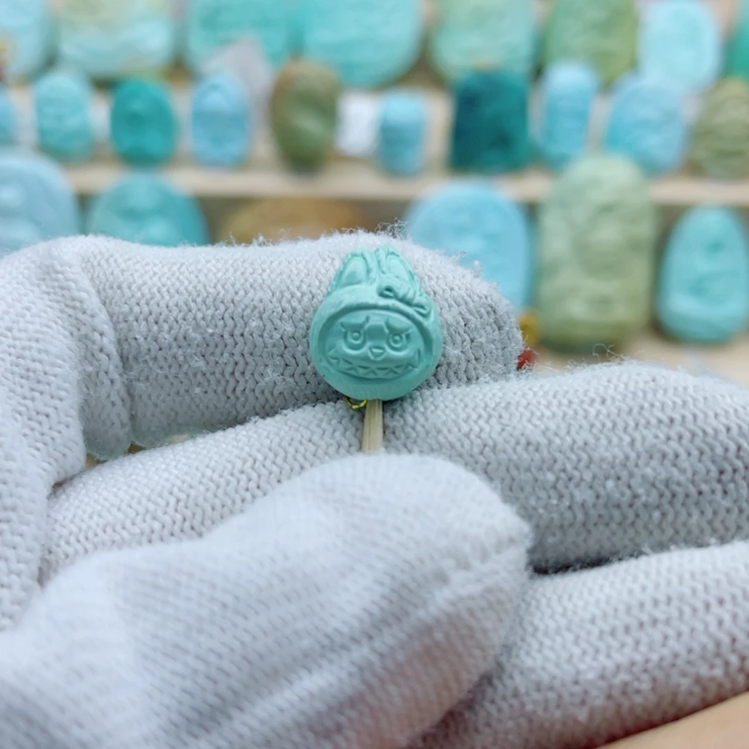 绿松石未镶嵌珠宝奇石