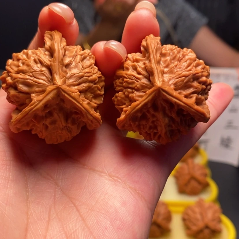 【闪购商品】桃核把件一****刘2号三棱，