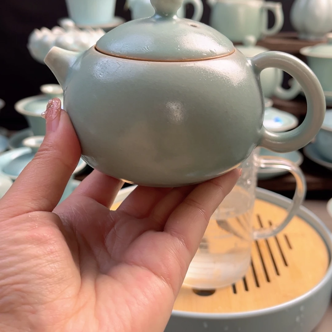 瓷仿古釉西施壶微瑕