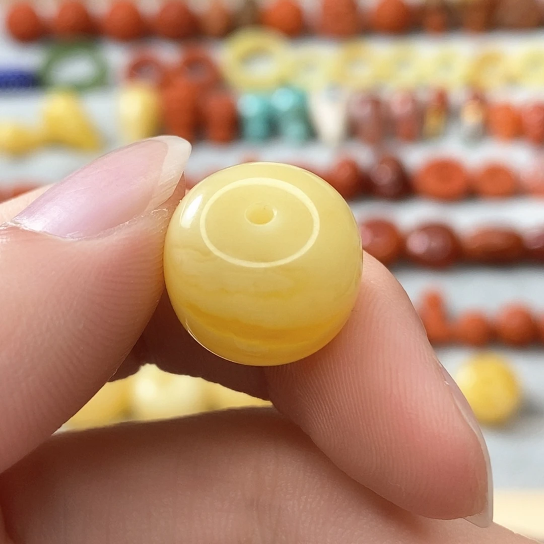 蜜蜡裸石未镶嵌俄料原矿鸡油黄蜜蜡墩子