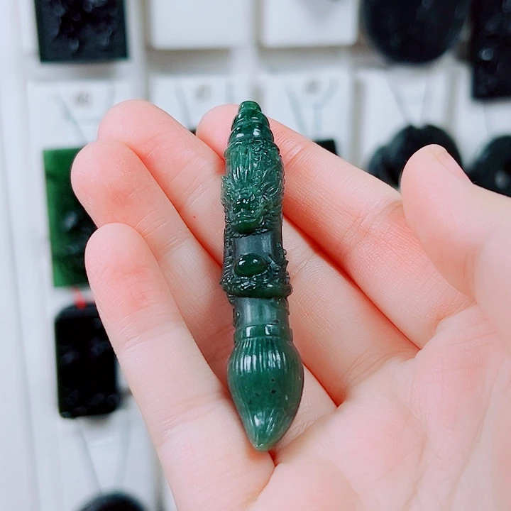 百***放未镶嵌蛇纹石玉颈饰