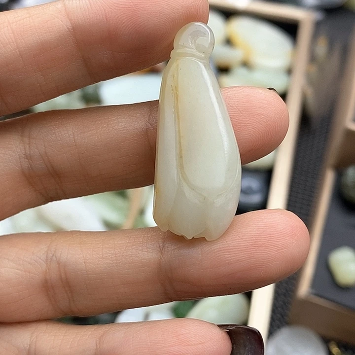 颈饰未镶嵌和田玉（糖玉）谨**行