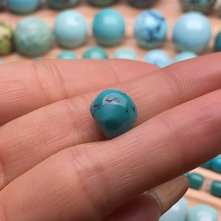 :***。绿松石18K金镶嵌湖北原矿高瓷无优化绿松石