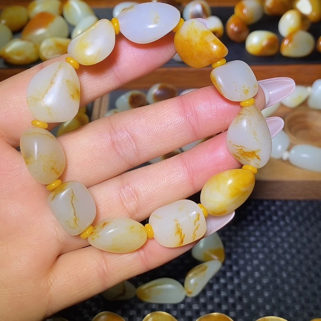 和田玉未镶嵌手串