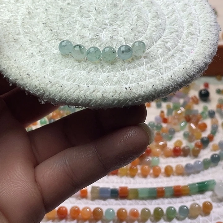 翡翠散珠未镶嵌定制翡翠卡6+，一组