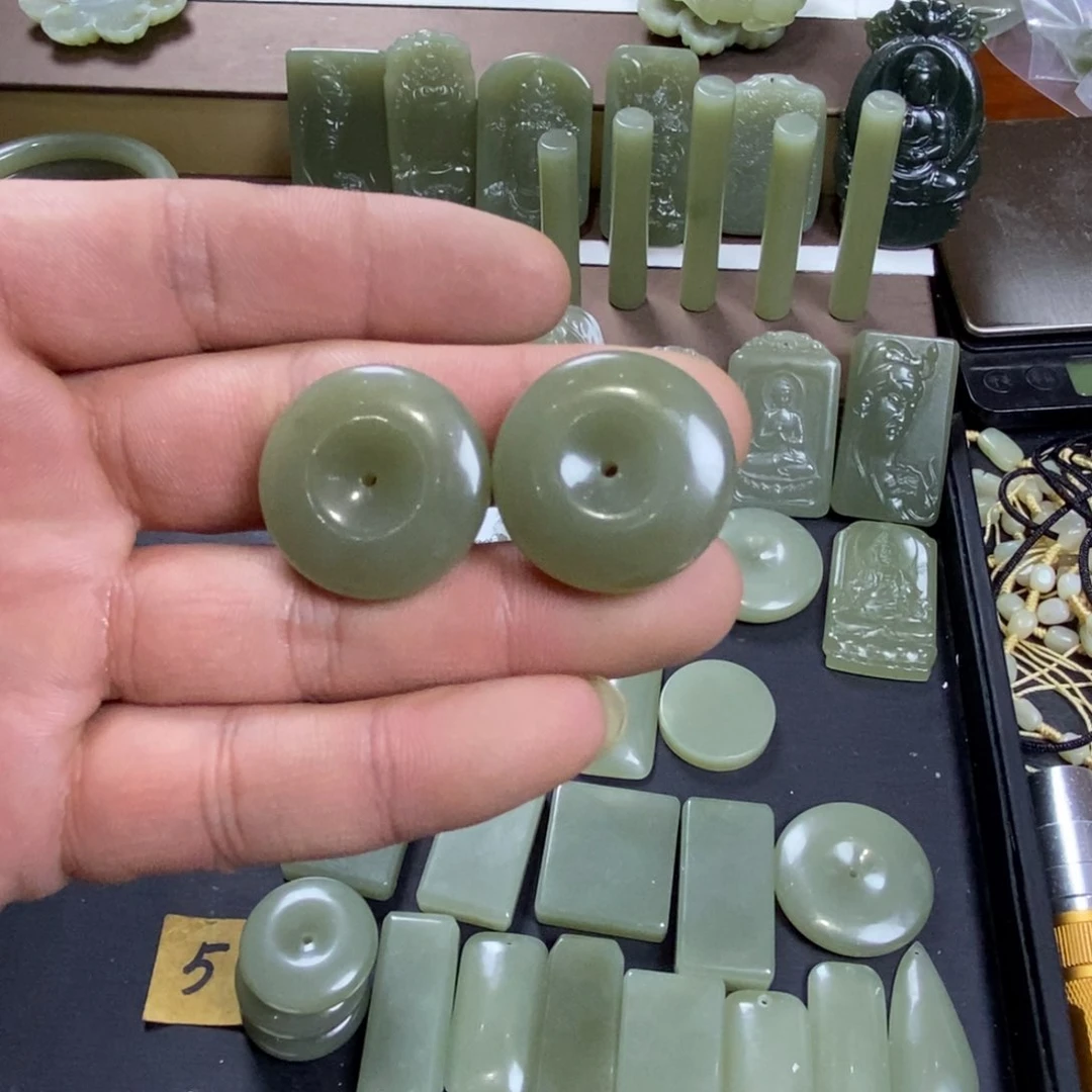 颈饰未镶嵌和田玉小*儿090