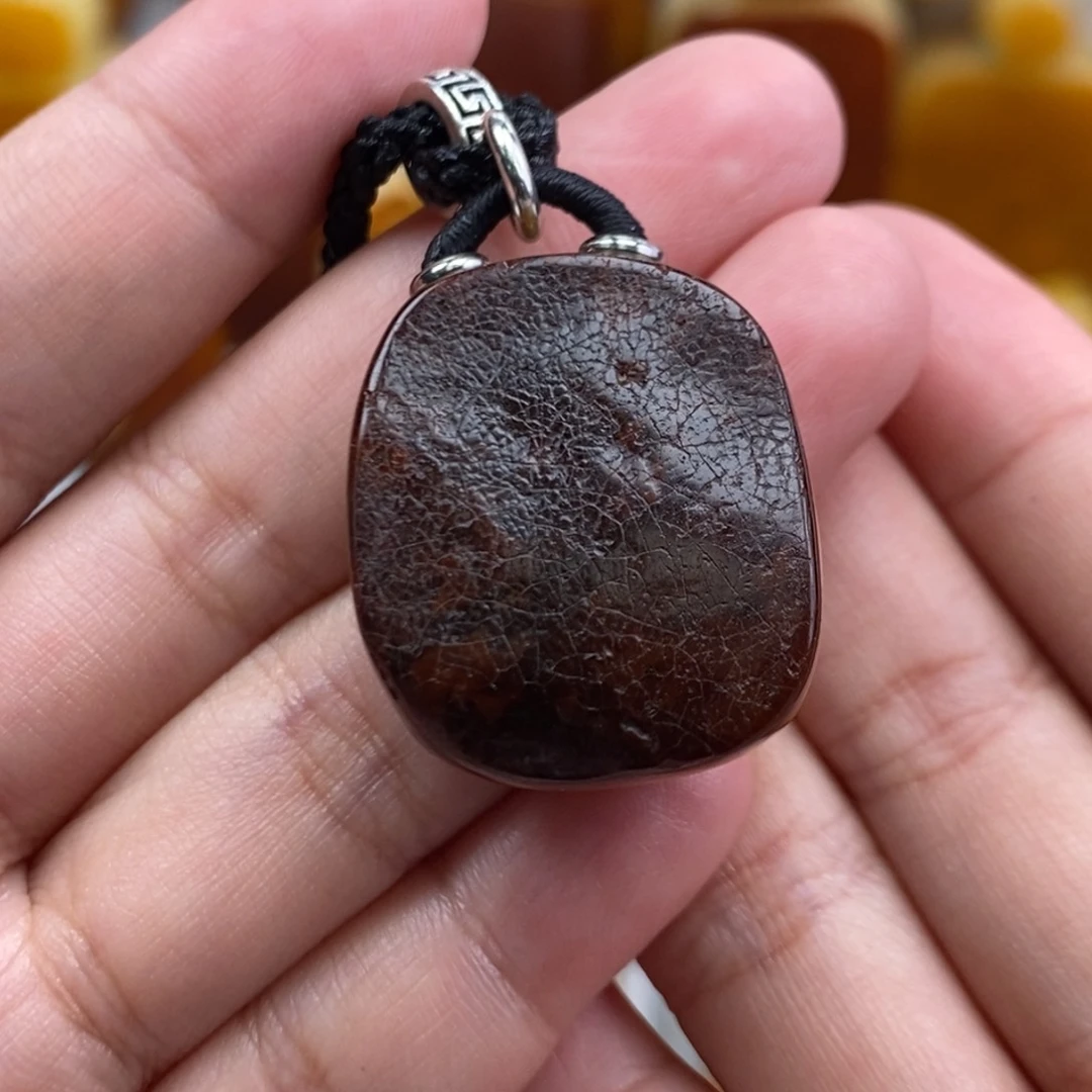 琥珀吊坠(赠链)未镶嵌