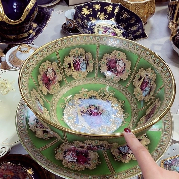 碗微瑕………………………………