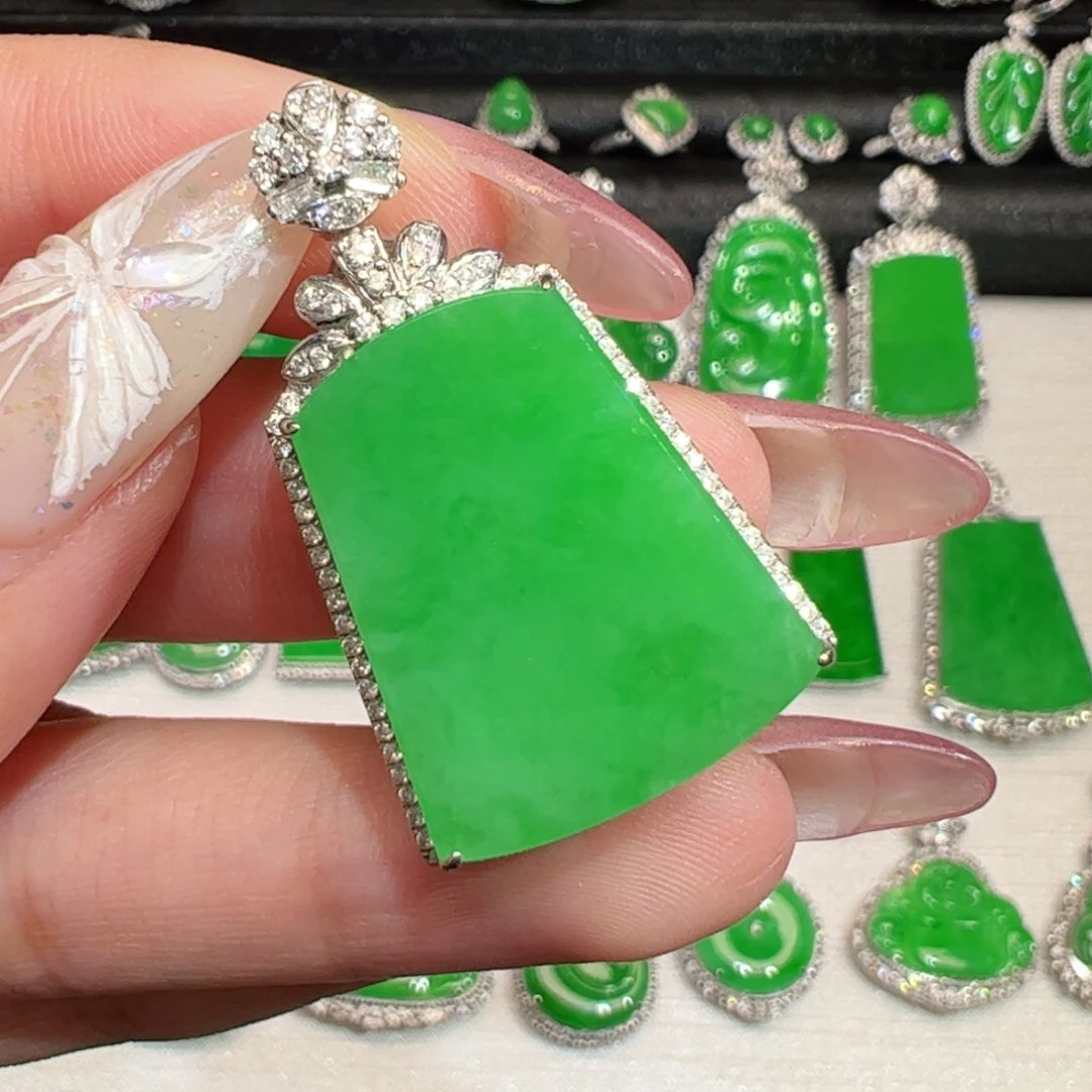 翡翠18K金镶嵌吊坠(不含链)