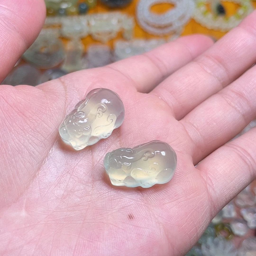 蛇纹石玉吊坠未镶嵌要****）