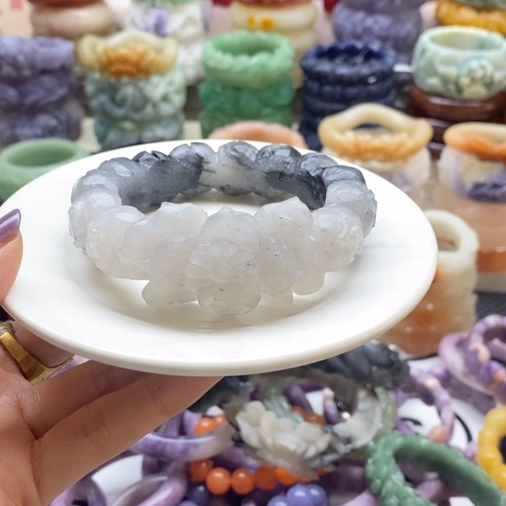 一***洲石英质玉未镶嵌手镯