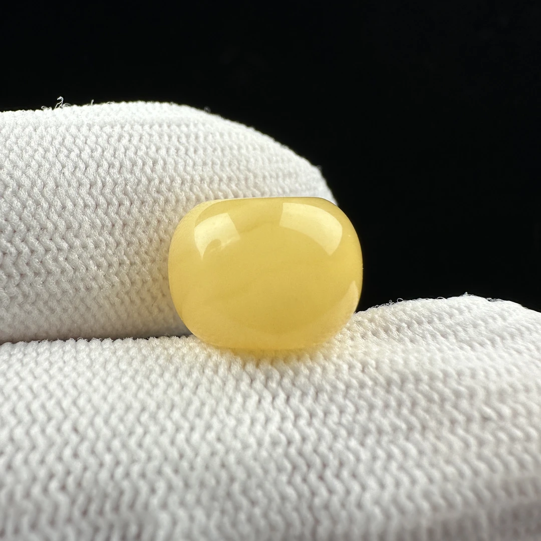 B9396天然原矿蜜蜡 【微瑕】墩子12.8*9.2mm 支持复检 假一罚十