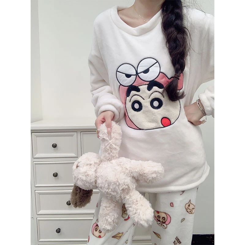 秋冬季爆款可爱小新法兰绒加厚睡衣女款加绒珊瑚绒卡通家居服套装