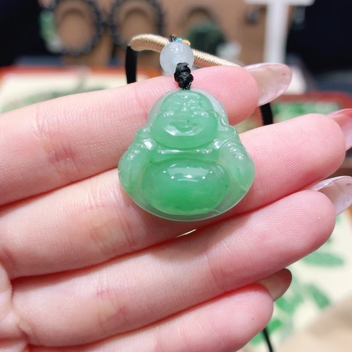 石英质玉（非洲翠）未镶嵌颈饰