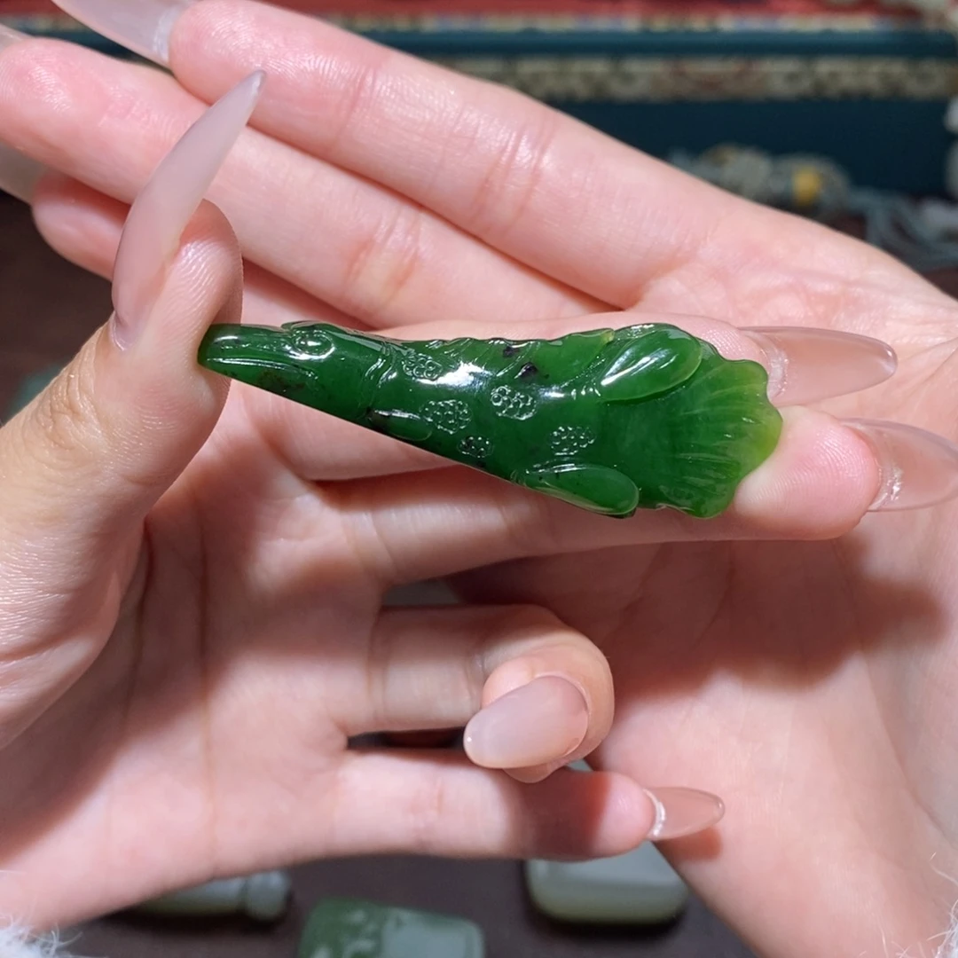 锦***蟾和田玉未镶嵌颈饰