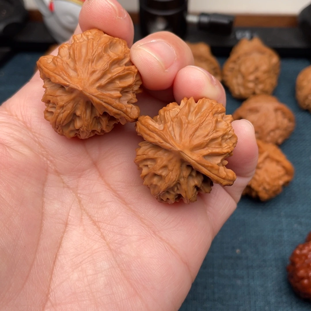 文玩核桃把件龙鳞纹36